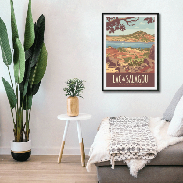 Décor avec l'affiche encadrée du Lac du Salagou